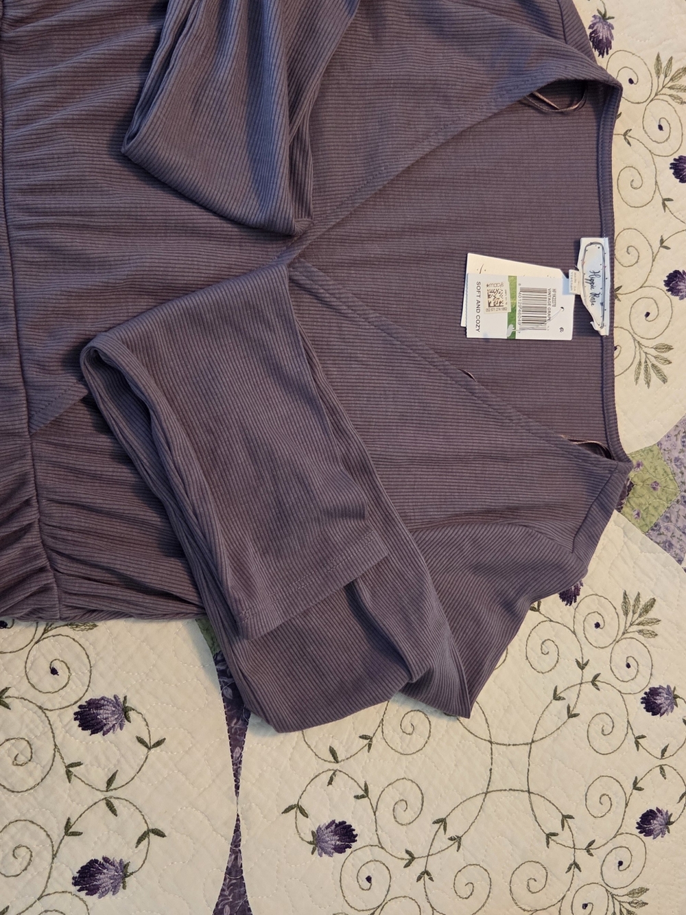 Hippie Rose Ribbed V-Neck Top in Lavender Purple